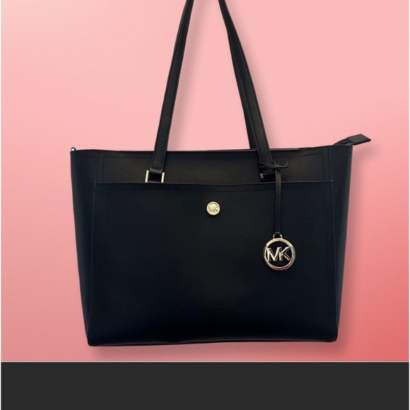 Michael Kors purse - Picture 1 of 5